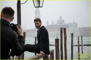 jamie-dornan-hogan-behind-the-scenes-campaign-pics-01