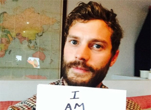 El ubicuo Jamie Dornan, por fin en las redes sociales