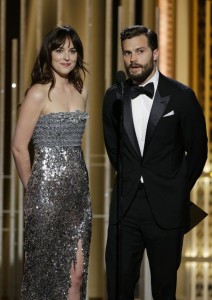 Jamie y Dakota globos oro 1