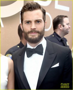 jamie-dornan-amelia-earner-2015-golden-globes-03