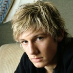 Alex Pettyfer NO será Christian Grey en la película 50 Sombras de Grey